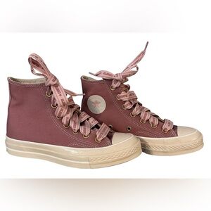 Converse All Star Chuck Taylor High Top Women’s Shoes 6 Pink Sneakers
